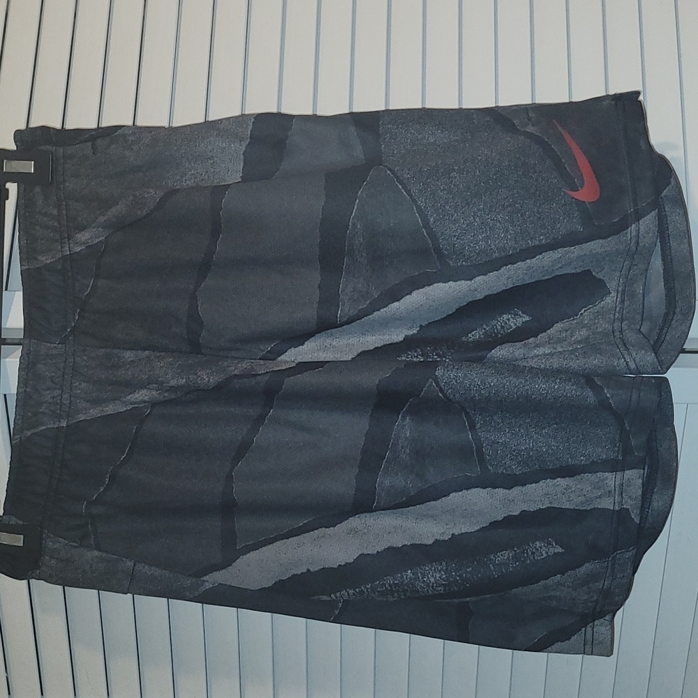 Mens Nike Dri-Fit training shorts, Standard Fit,